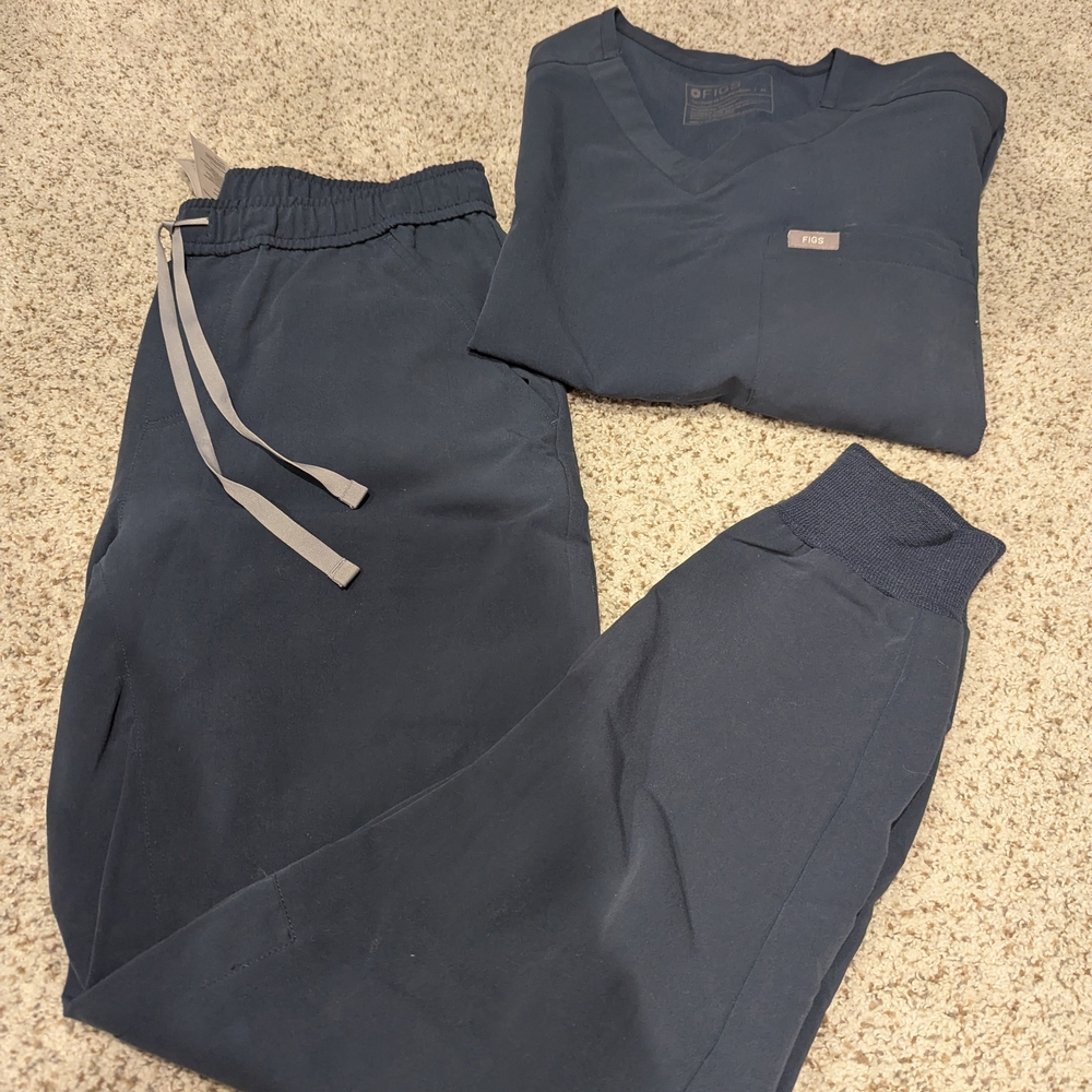 Figs Navy Blue Scrub Set- Medium (Dark Harbor)